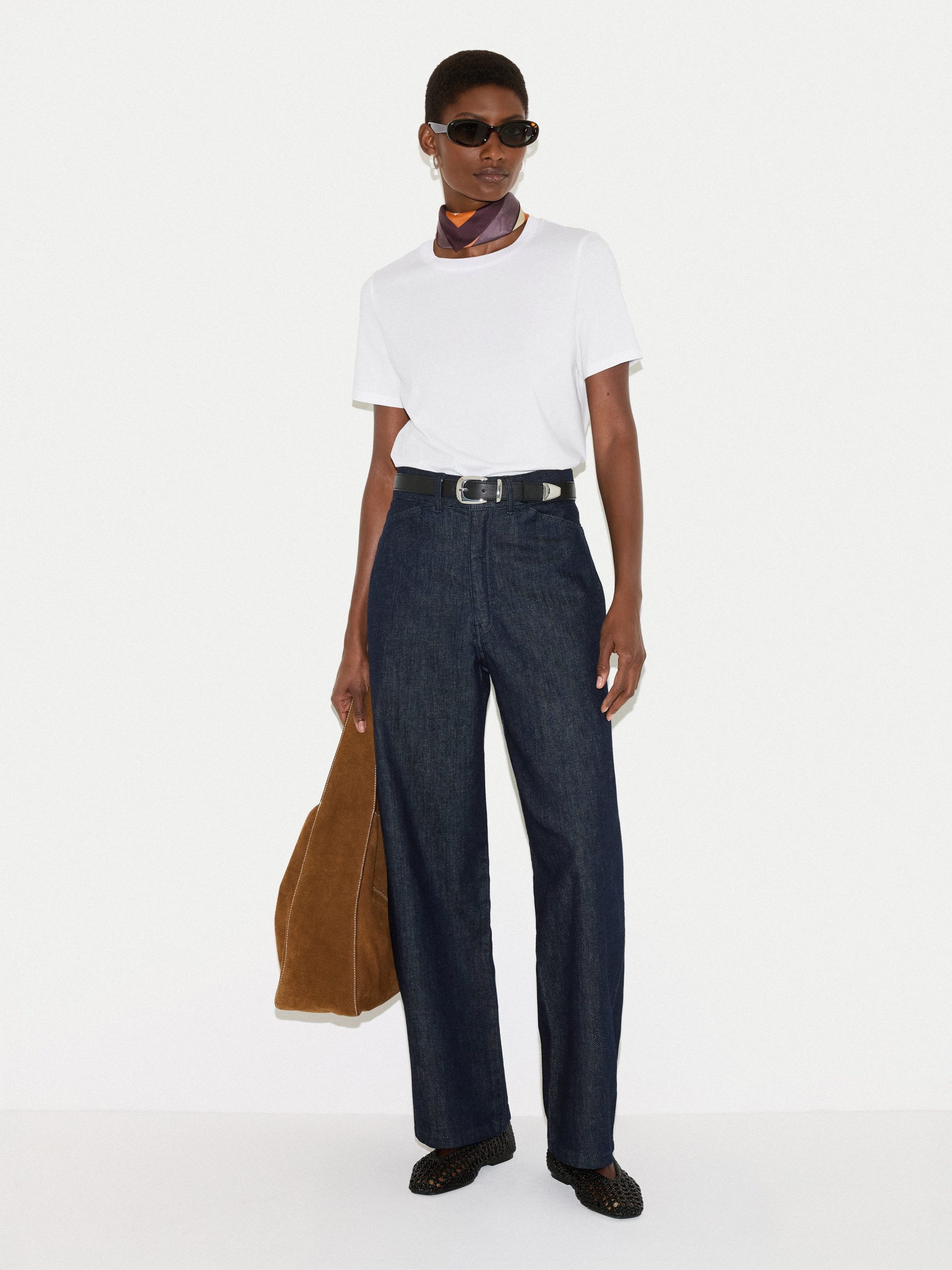 J48704_WH000_4_0663cfe4-dd33-4b4e-b5e4-3d461105868f.jpg